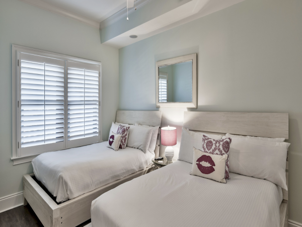 Four Bedroom Direct Beach Front Condo Sleeps 10 Guests
